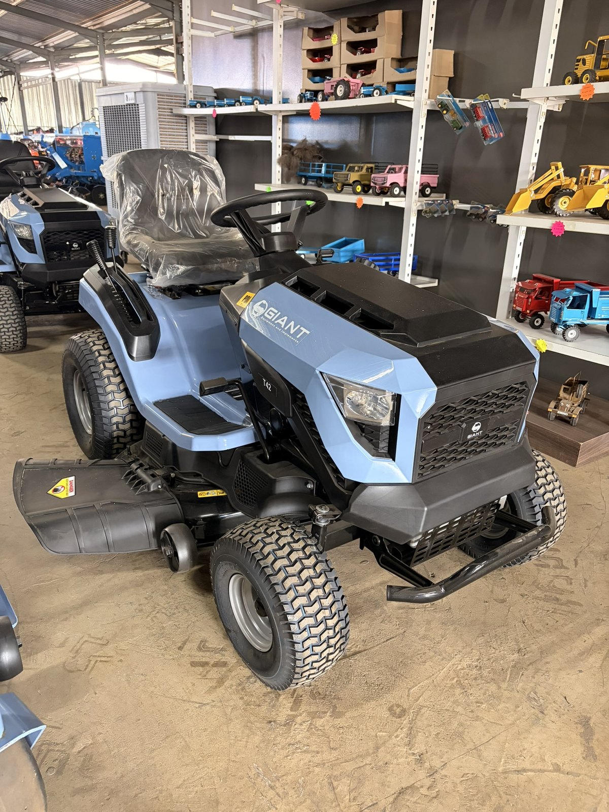 Giant Ride-On Mower, side view (frame 5)