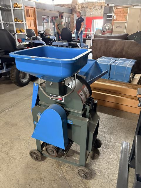 Electric Hammermill, 2.2 kW Single Phase, three-quarter view