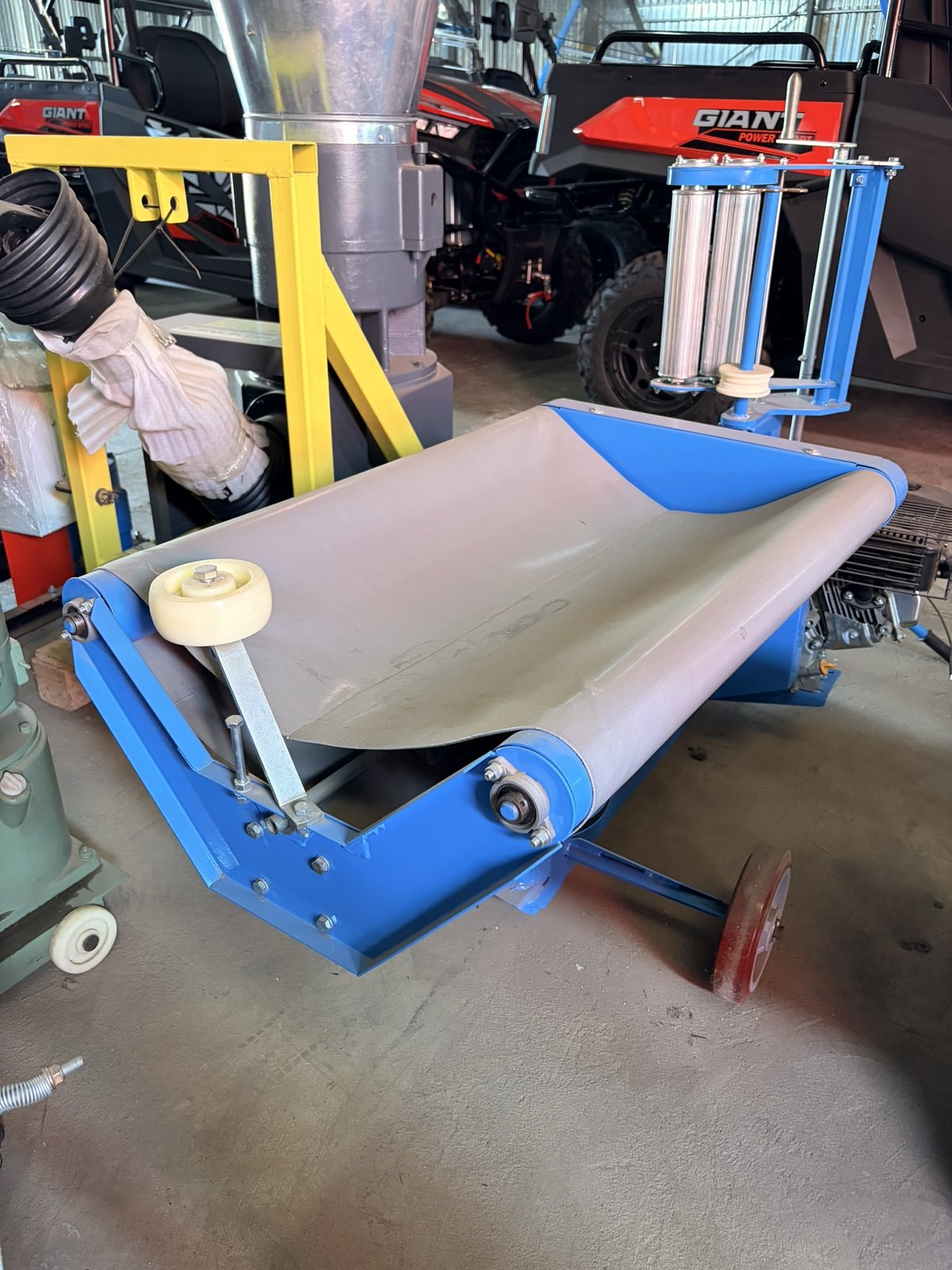 Mini Round Bale Wrapper, photographed on the supplier's floor (frame 4)