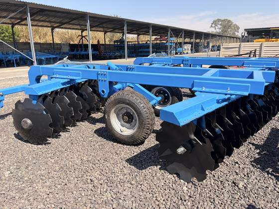 Hydraulic Disc Harrows, front view