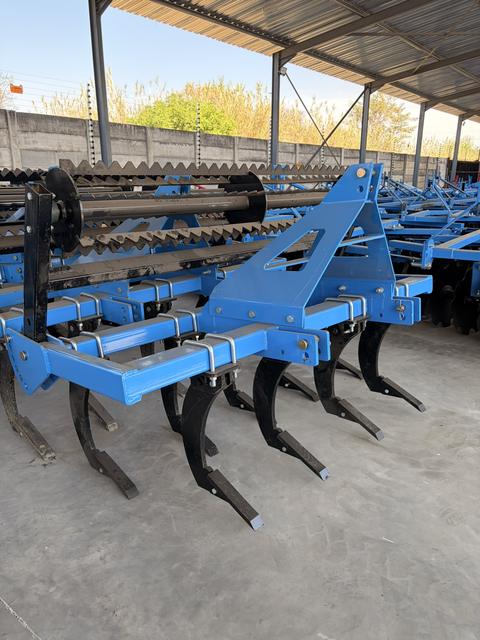 Chisel Ploughs with Roller, three-quarter view