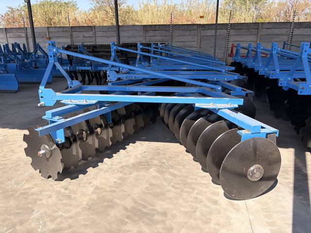 Mounted Disc Harrows, front view
