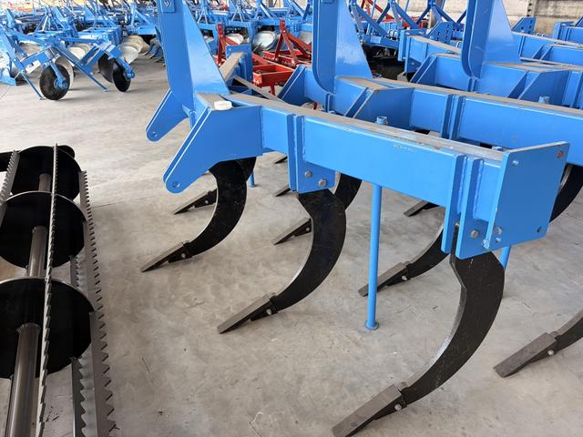 Rippers, close view, brand new stock
