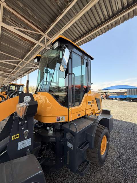 G932 Wheel Loader, 1.6 Ton, front view