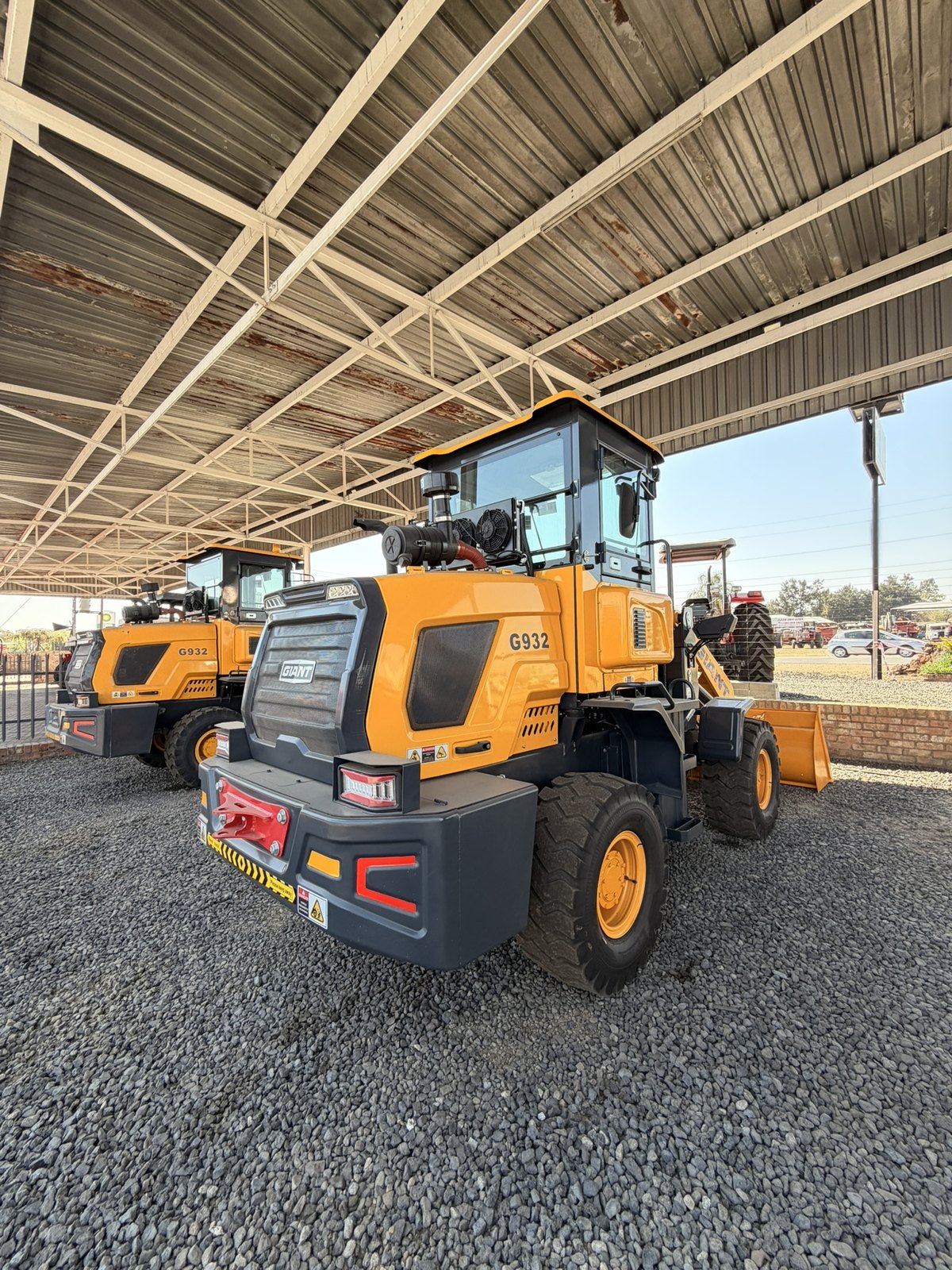 G932 Wheel Loader, 1.6 Ton, rear view