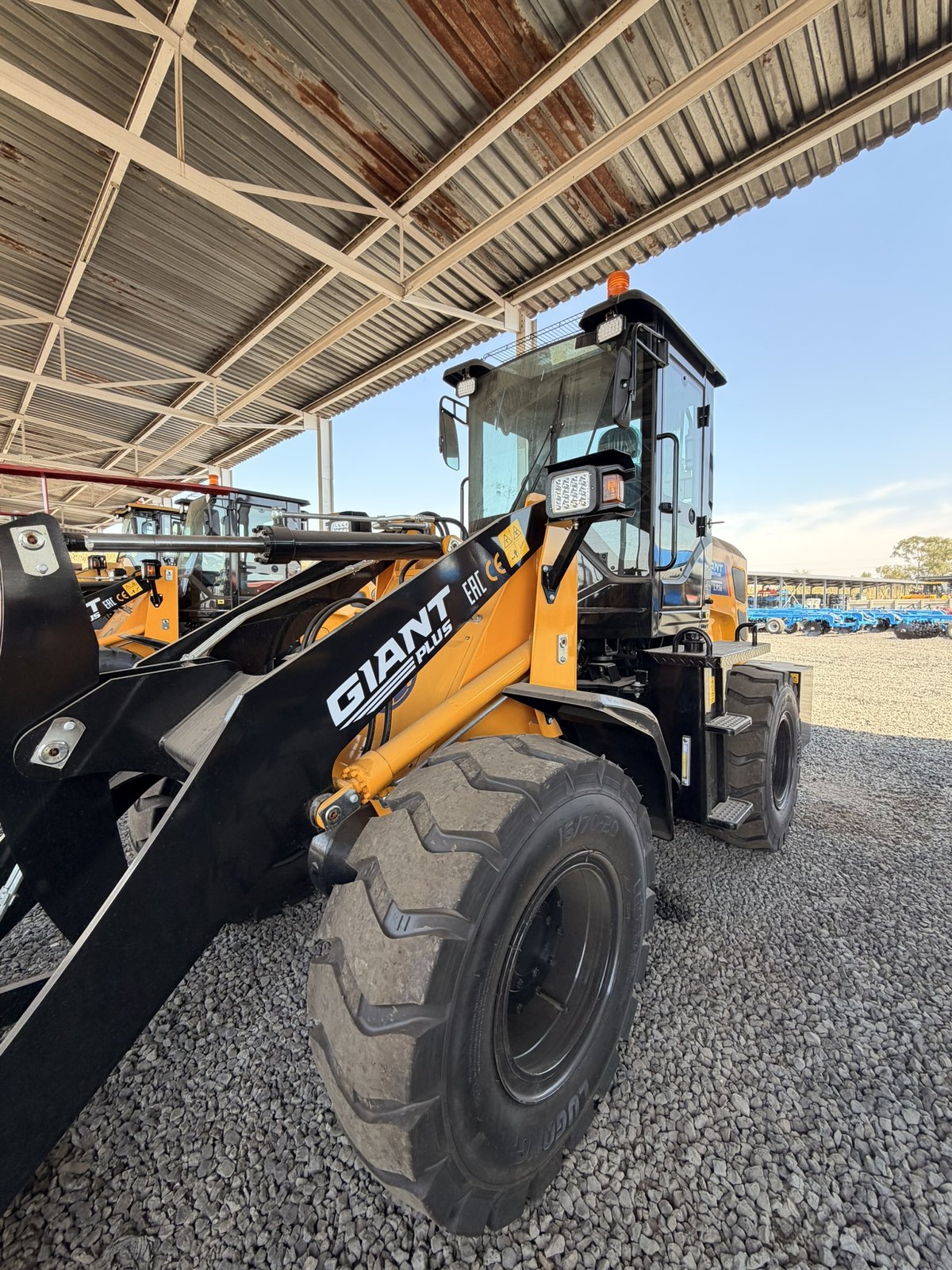 Giant Plus L936 Wheel Loader, side view