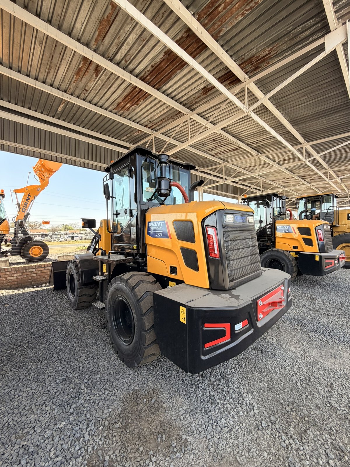 Giant Plus L936 Wheel Loader, rear three-quarter view