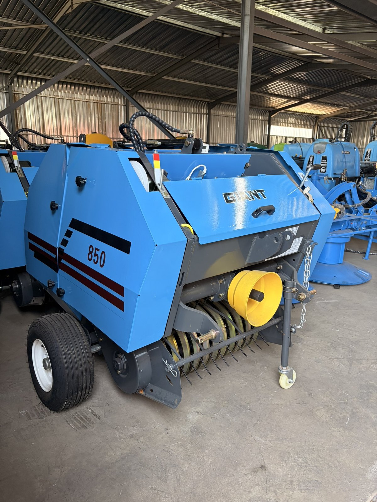 Mini Round Baler, three-quarter view