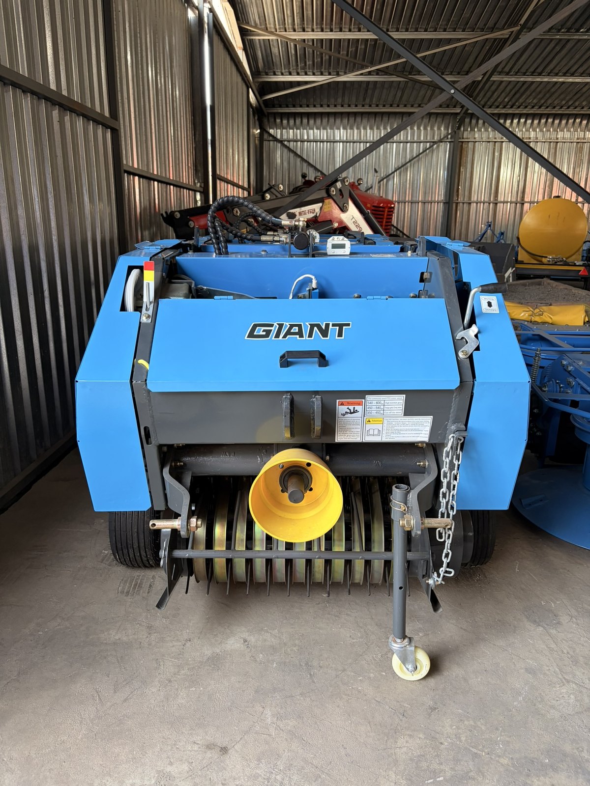 Mini Round Baler, front view