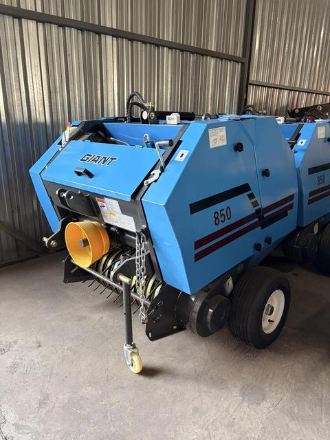 Mini Round Baler, front three-quarter view
