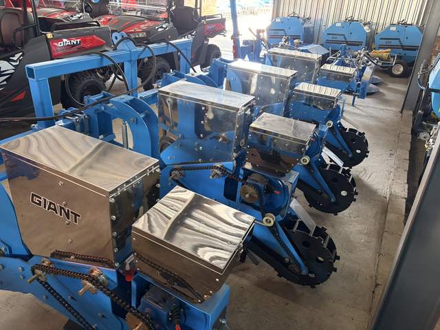 No-Till Planters, three-quarter view (frame 5)