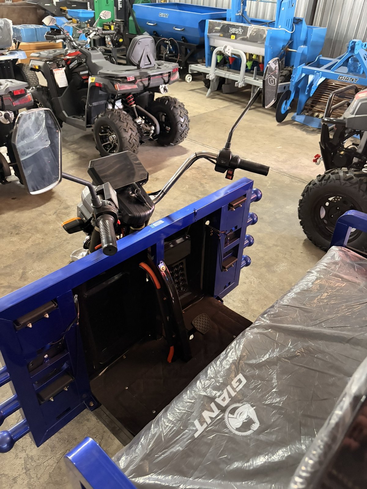 Electric Lithium Scooter, 1 Ton, close view