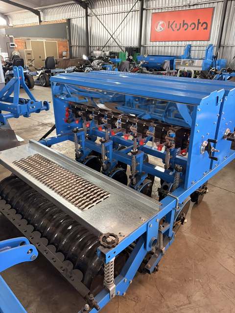 Fine Seed Planters, rear three-quarter view