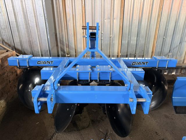 Disc Ridgers, front view