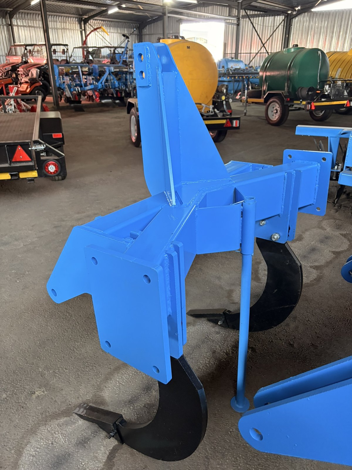 Rippers, photographed on the supplier's floor (frame 10)