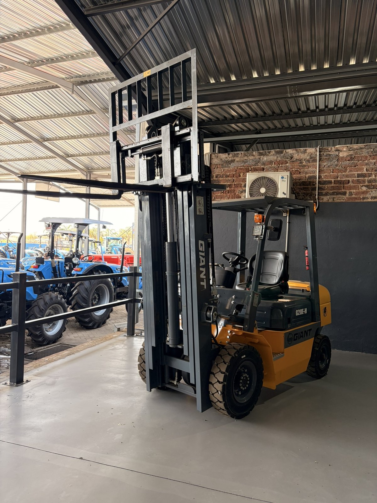 Electric Forklift, 4.5 m, 3 Stage, photographed on the supplier's floor