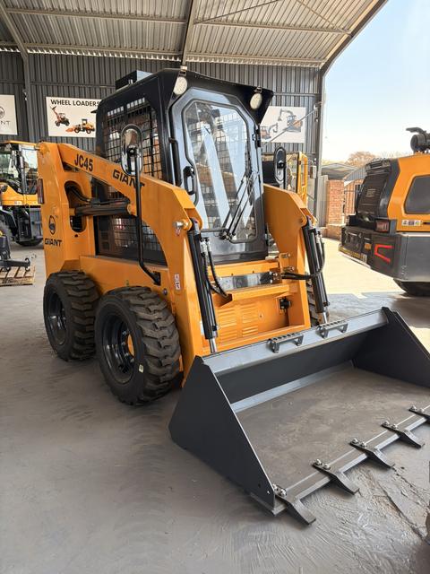 JC45 Skidsteer Loader, front three-quarter view