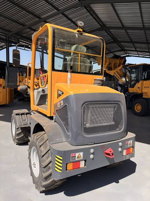 LY908C Wheel Loader, 800 kg, photographed on the supplier's floor