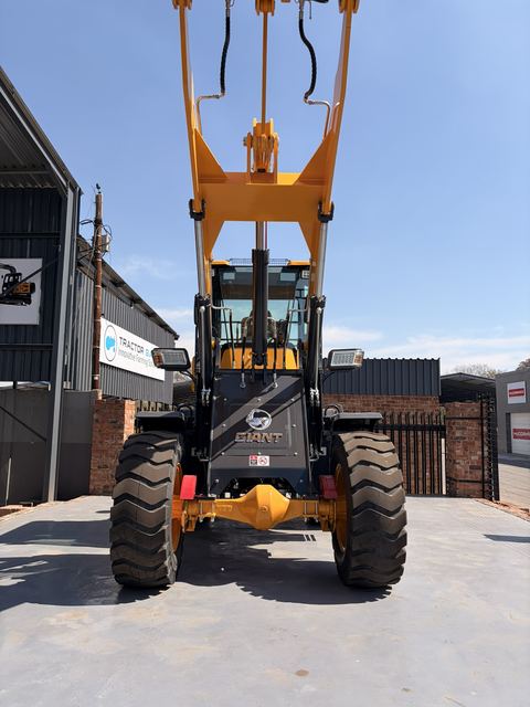 G949 Wheel Loader, 2.5 Ton, front view