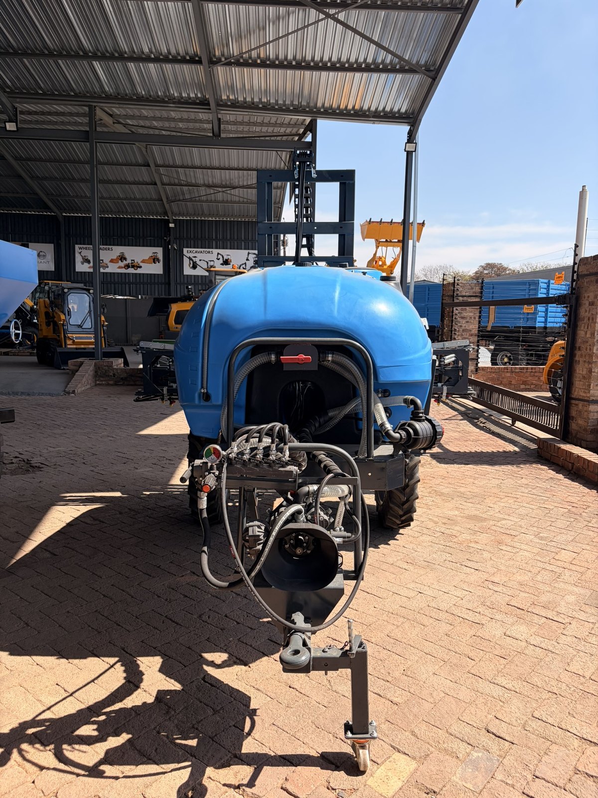 Boom Sprayer, 2000 L, 16 m Boom, Trailed, close view