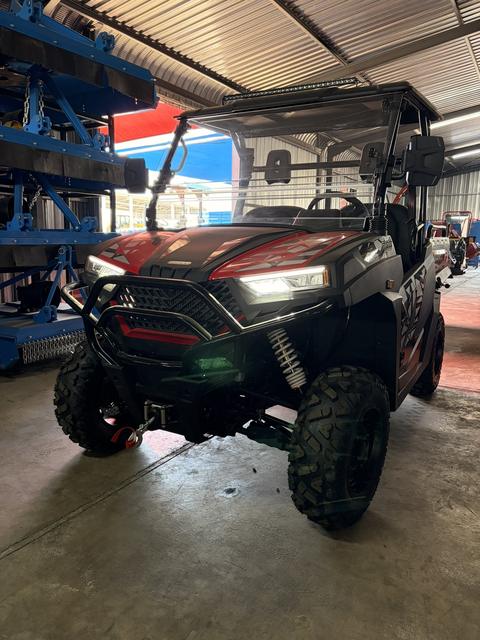 Giant 700 UTV Side-by-Side, front three-quarter view (frame 3)