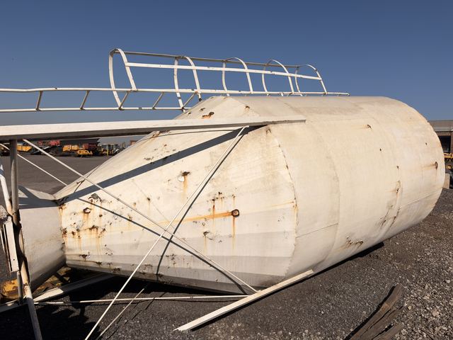 Used storage silo, side view of the body and ladder