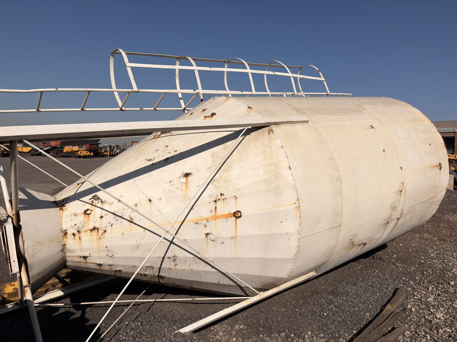 Used storage silo, side view of the body and ladder
