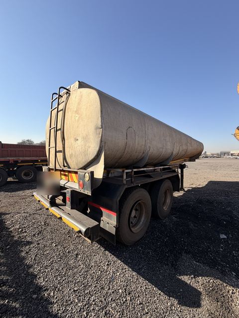 Used water tanker, rear nearside corner with the access ladder
